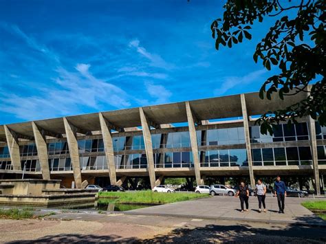  Museu de Arte Moderna do Rio Grande do Sul: Keşfedilmeyi Bekleyen Bir Sanat Merkezi!